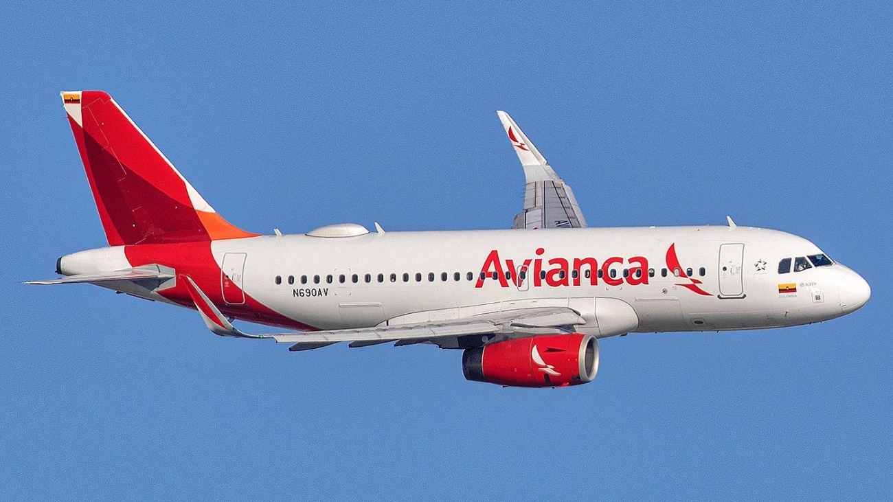 avianca_a319_n690av_jfk_0919_7_jp_small